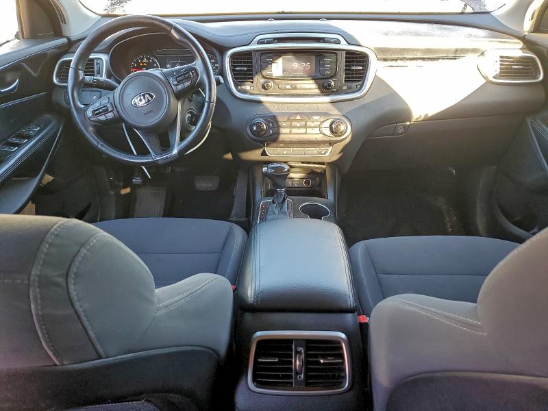 Фото 8 - KIA SORENTO