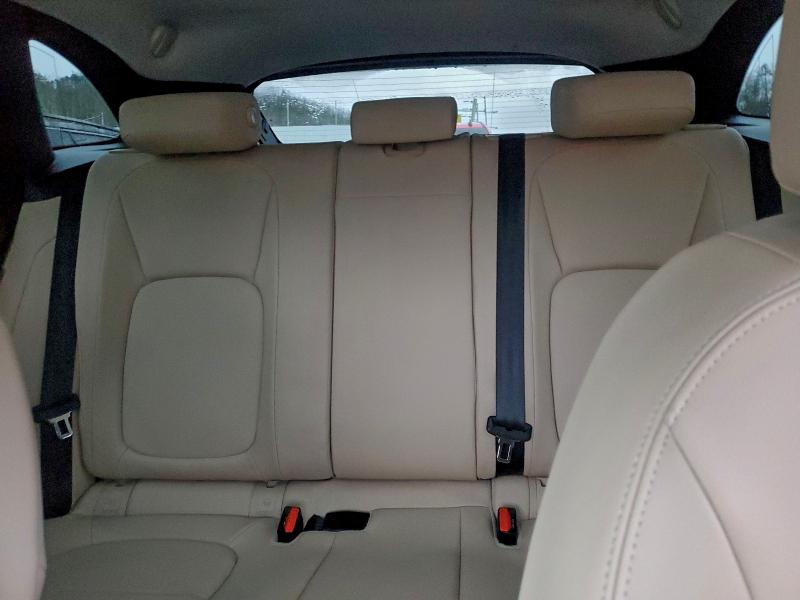 Фото 10 - JAGUAR F-PACE