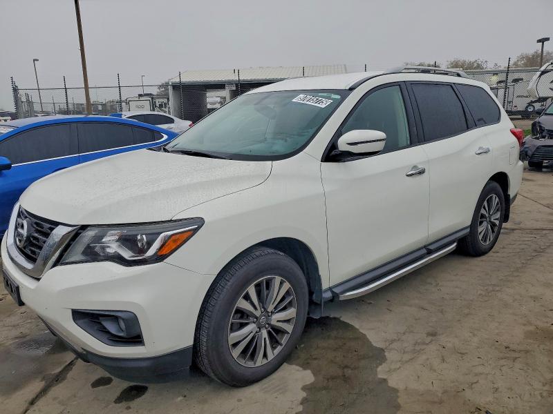 Фото 1 - NISSAN PATHFINDER