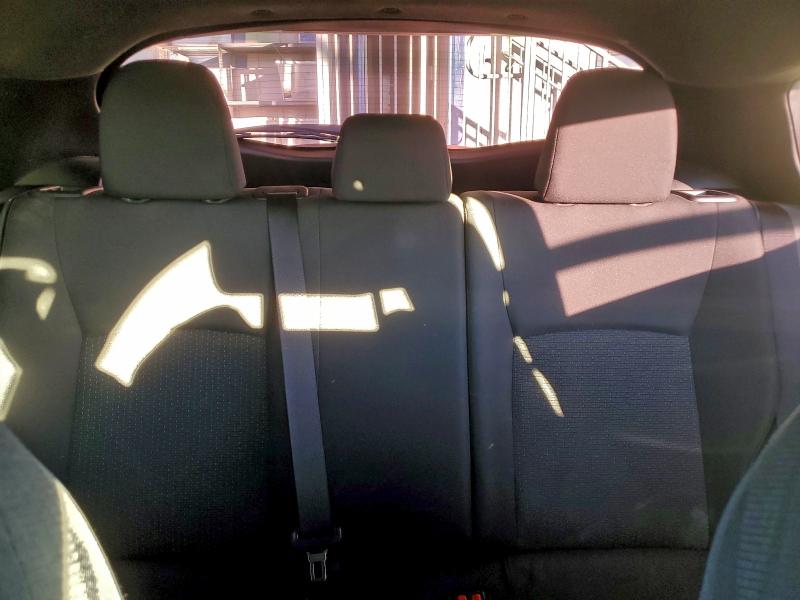 Фото 10 - TOYOTA C-HR