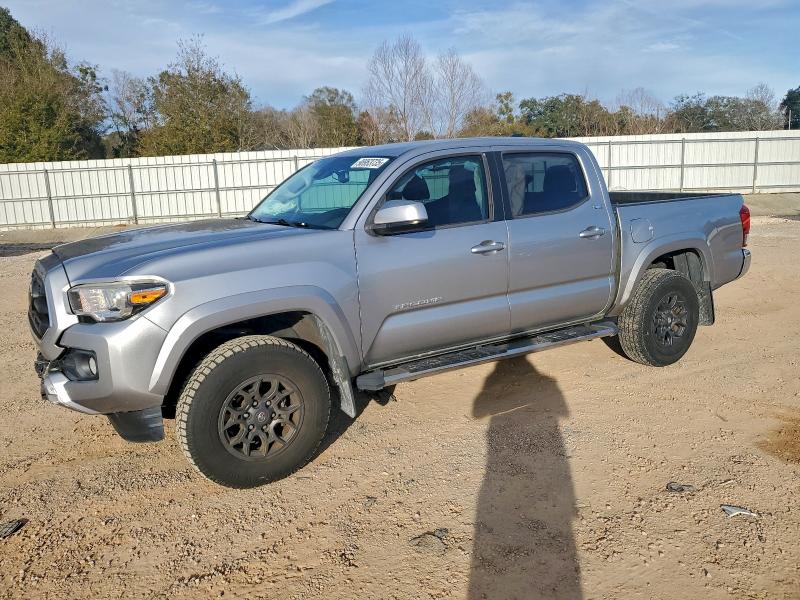 Фото 1 - TOYOTA TACOMA