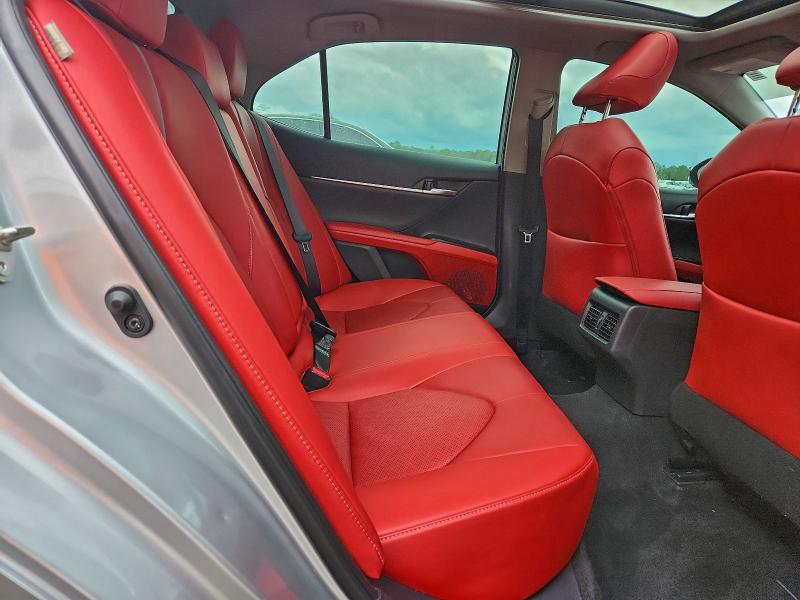 Фото 10 - TOYOTA CAMRY