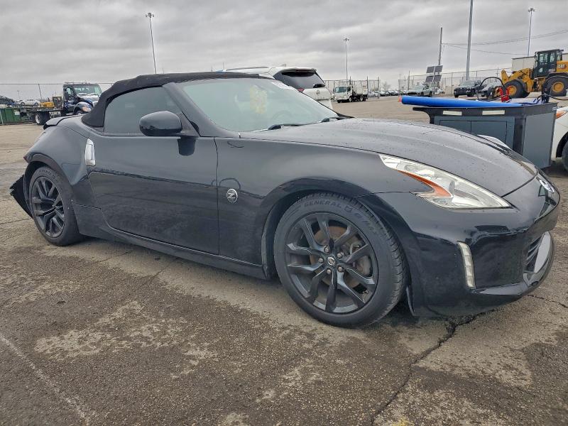 Фото 4 - NISSAN 370Z