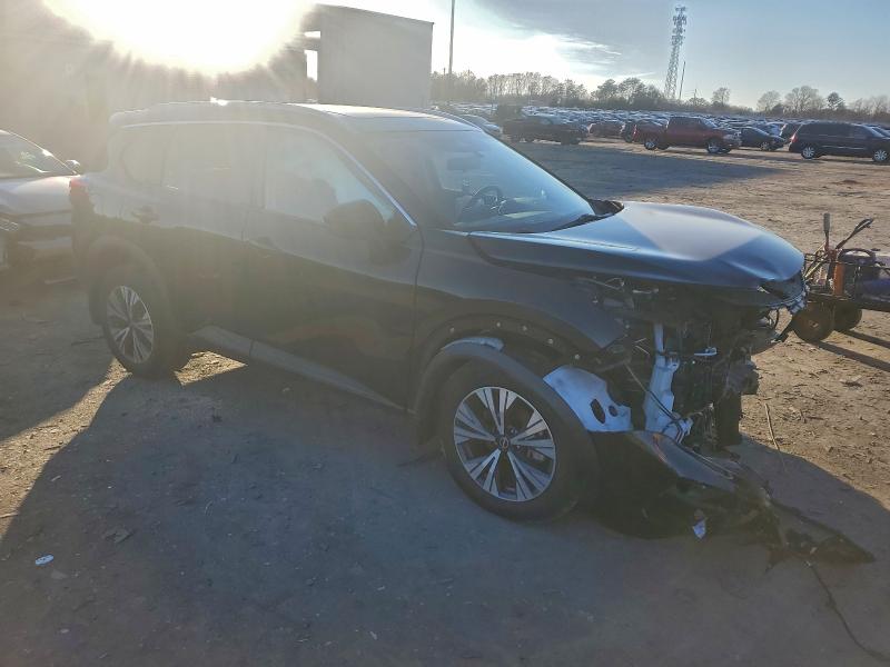 Фото 4 - NISSAN ROGUE