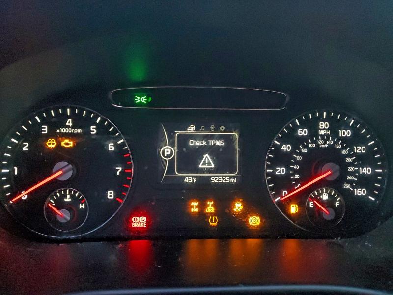 Фото 9 - KIA SORENTO