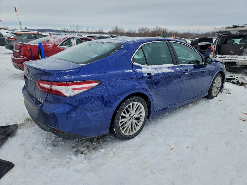 Фото 3 - TOYOTA CAMRY