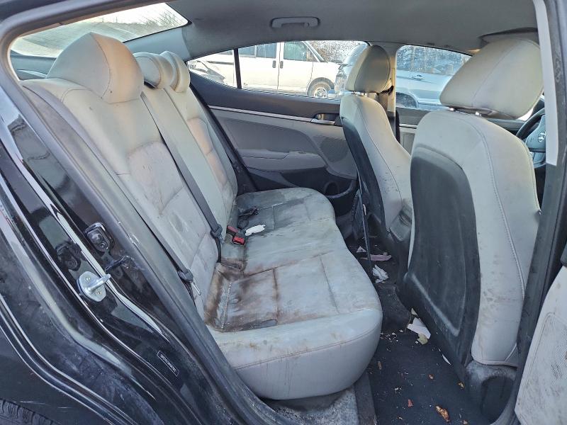 Фото 10 - HYUNDAI ELANTRA