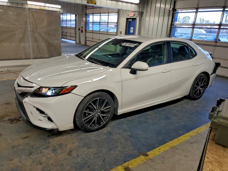 Фото 1 - TOYOTA CAMRY