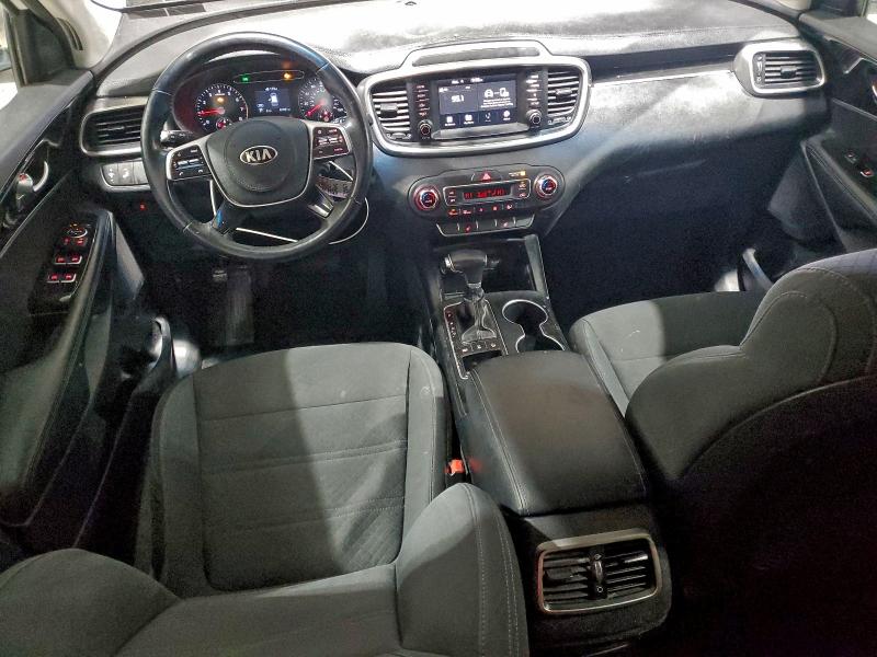 Фото 8 - KIA SORENTO