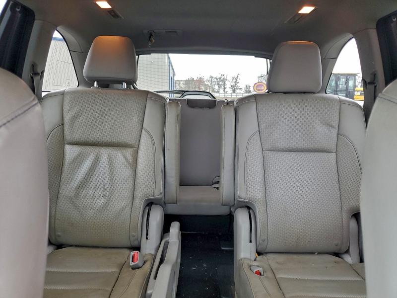 Фото 10 - TOYOTA HIGHLANDER