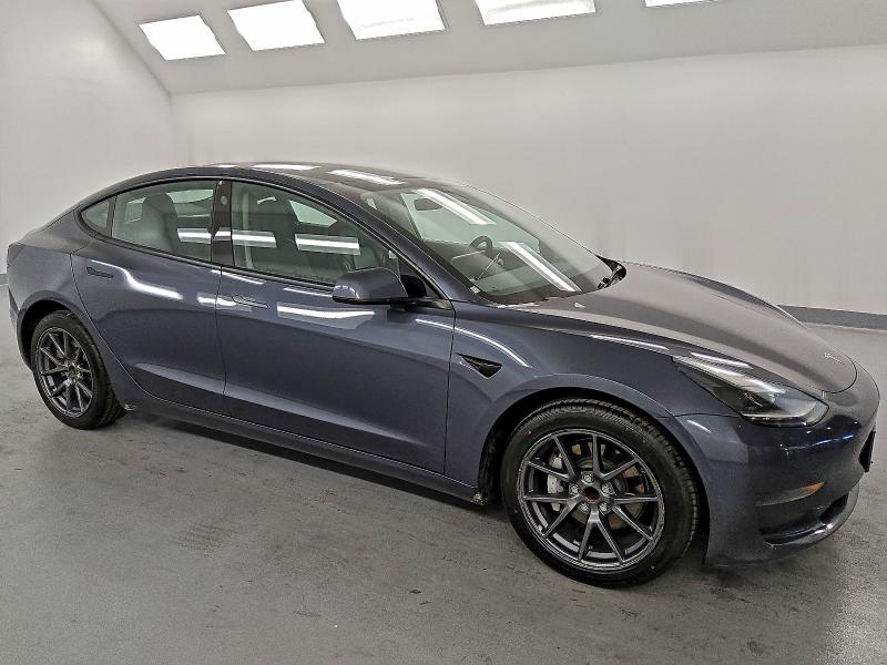 Фото 4 - TESLA MODEL 3