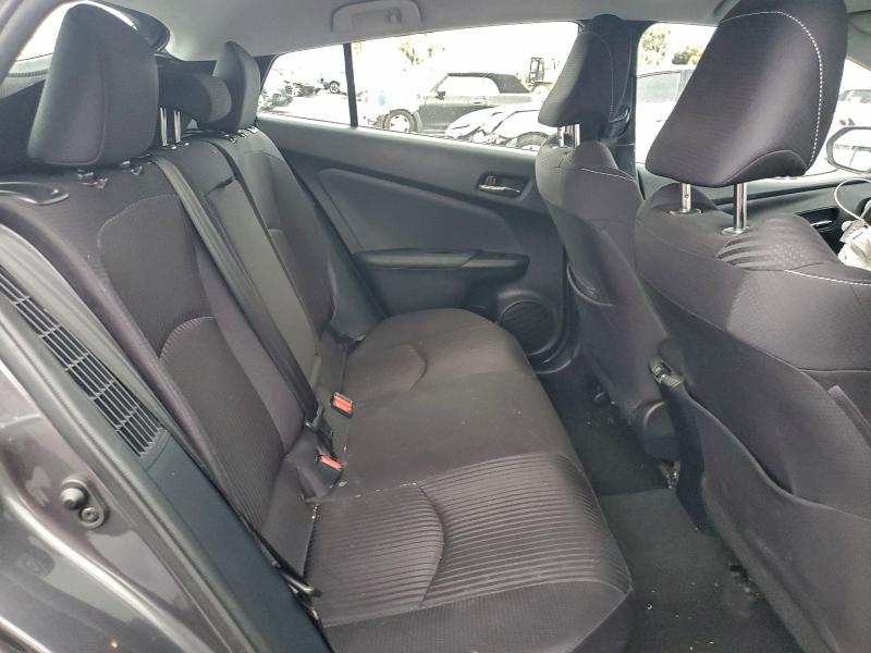 Фото 10 - TOYOTA PRIUS