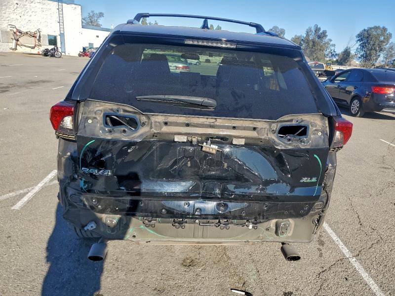 Фото 6 - TOYOTA RAV4