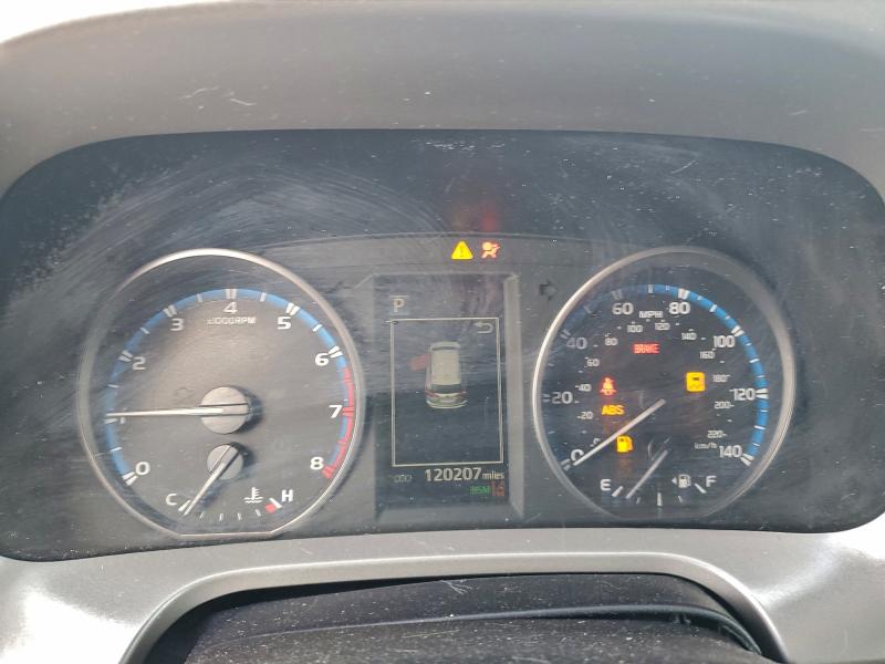 Фото 9 - TOYOTA RAV4