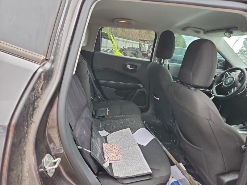 Фото 10 - JEEP COMPASS