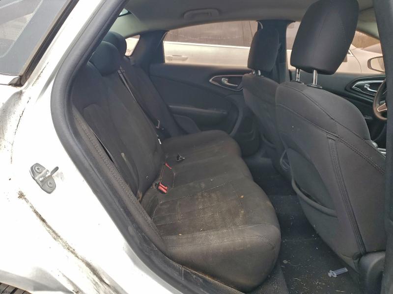 Фото 10 - CHRYSLER 200