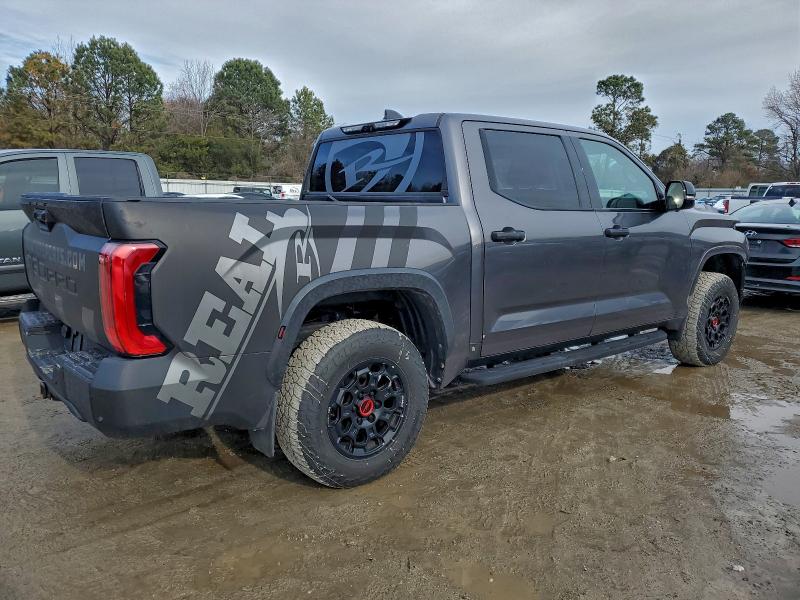 Фото 3 - TOYOTA TUNDRA