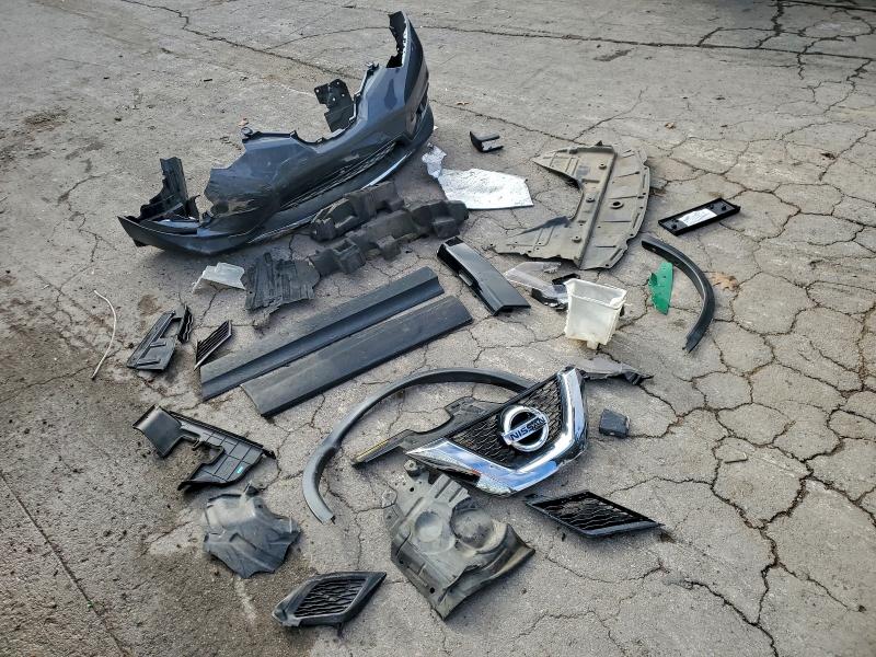 Фото 13 - NISSAN ROGUE