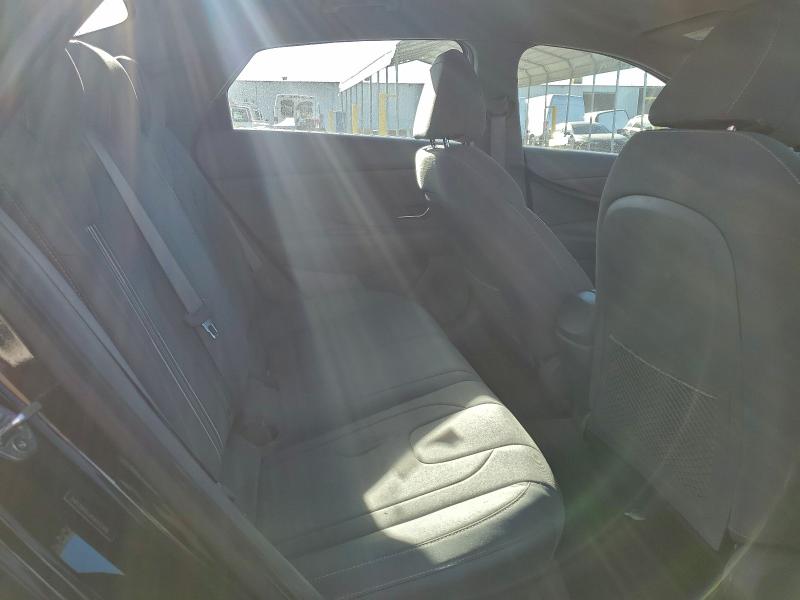 Фото 10 - HYUNDAI ELANTRA