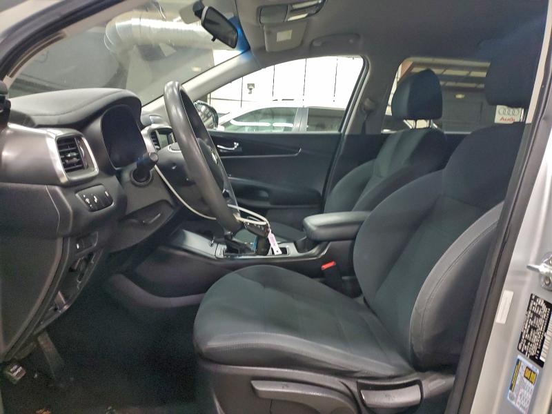 Фото 7 - KIA SORENTO