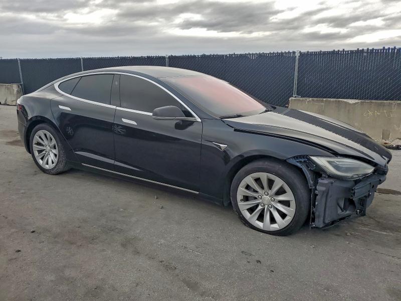 Фото 4 - TESLA MODEL S