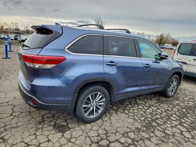 Фото 3 - TOYOTA HIGHLANDER