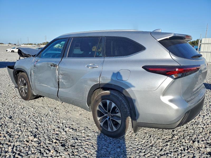 Фото 2 - TOYOTA HIGHLANDER