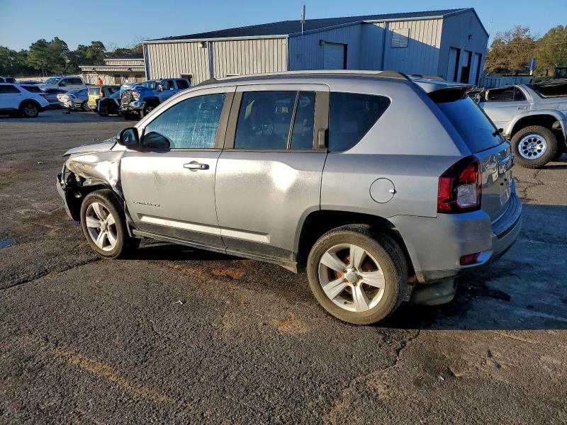 Фото 2 - JEEP COMPASS