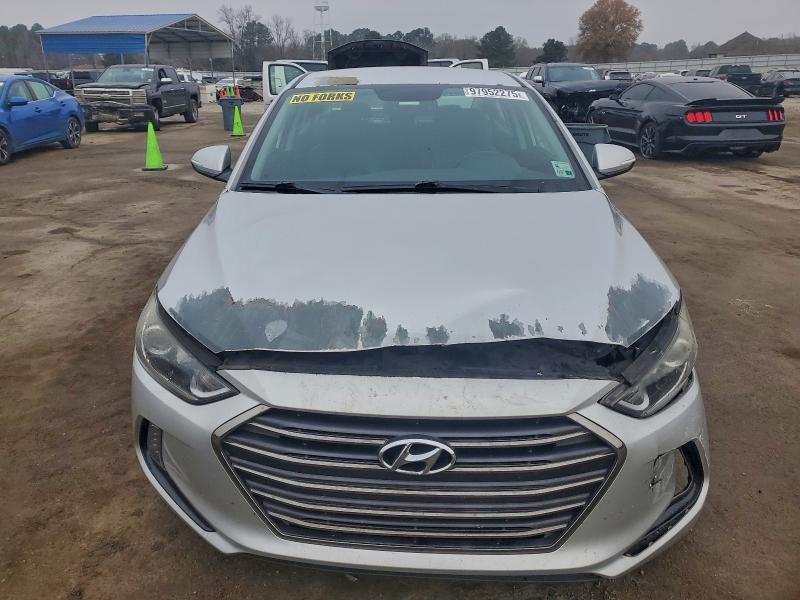 Фото 5 - HYUNDAI ELANTRA