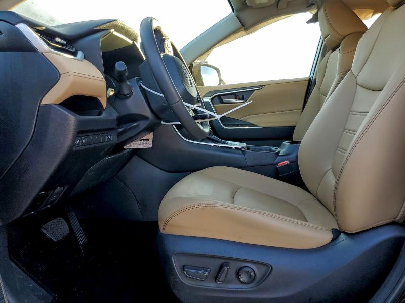 Фото 7 - TOYOTA RAV4