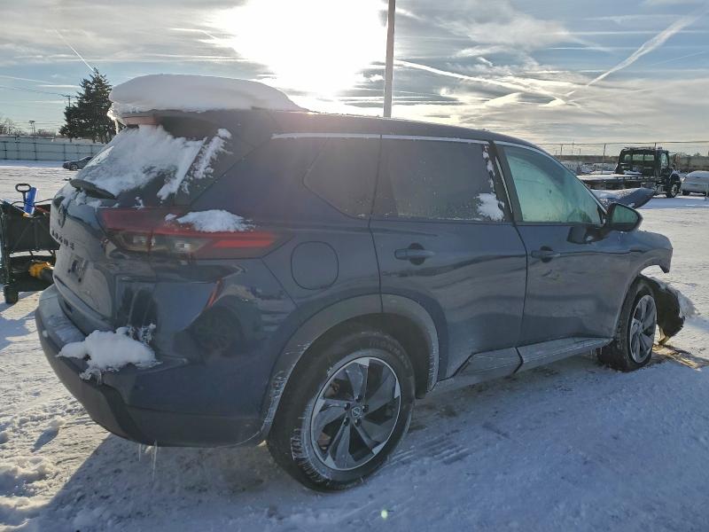 Фото 3 - NISSAN ROGUE