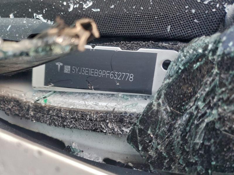 Фото 12 - TESLA MODEL 3