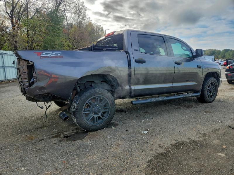 Фото 3 - TOYOTA TUNDRA