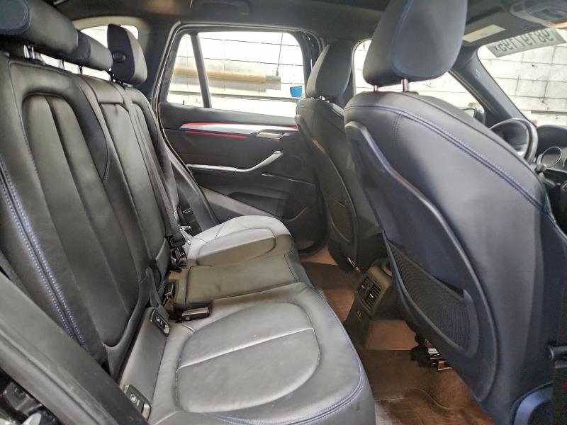 Фото 11 - BMW X1