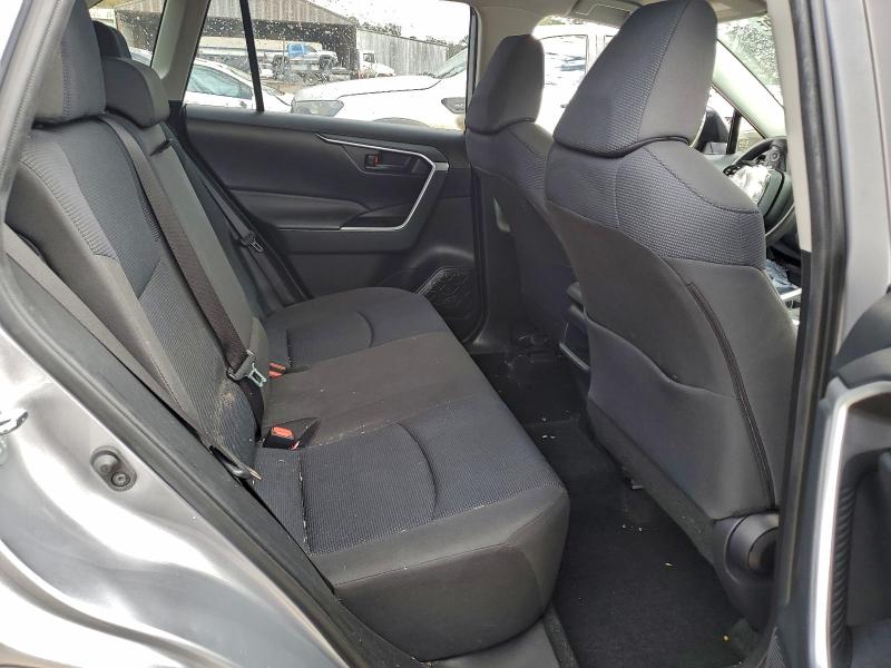 Фото 11 - TOYOTA RAV4