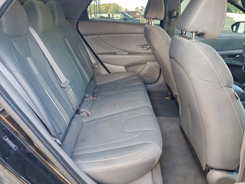 Фото 10 - HYUNDAI ELANTRA