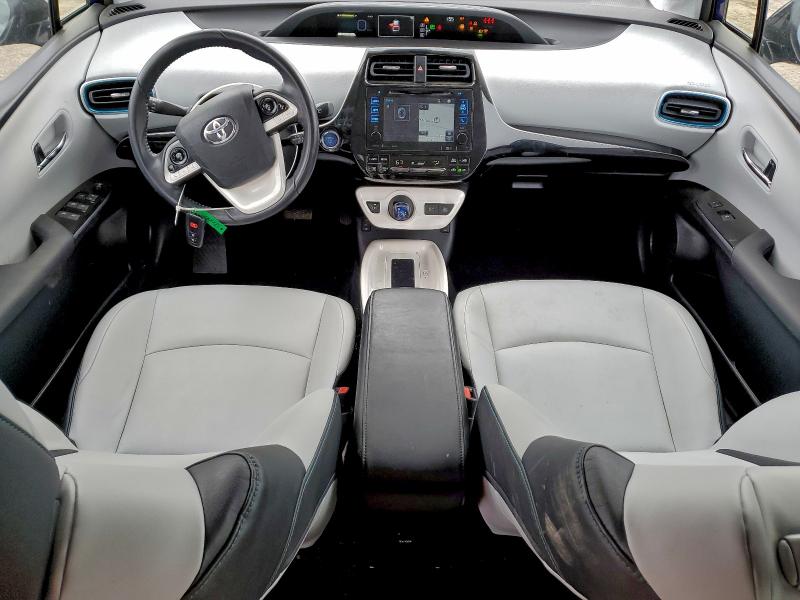 Фото 8 - TOYOTA PRIUS