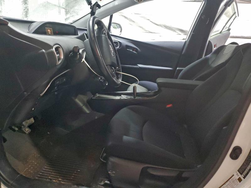 Фото 7 - TOYOTA PRIUS