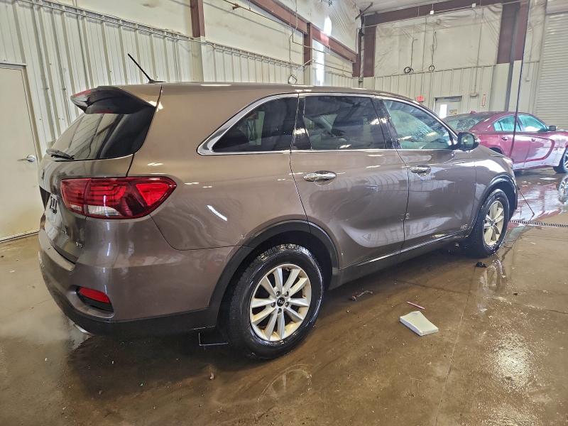 Фото 3 - KIA SORENTO