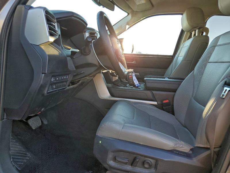 Фото 7 - TOYOTA TUNDRA