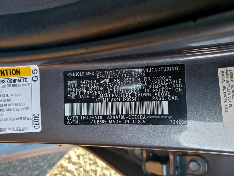 Фото 13 - TOYOTA CAMRY