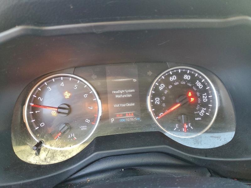 Фото 9 - TOYOTA RAV4