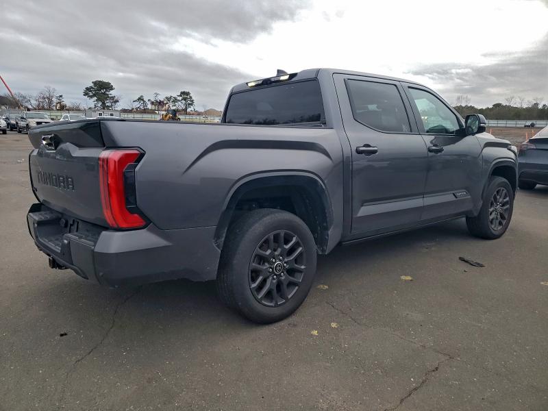 Фото 3 - TOYOTA TUNDRA