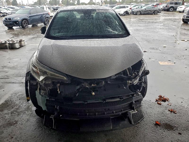 Фото 5 - TOYOTA C-HR