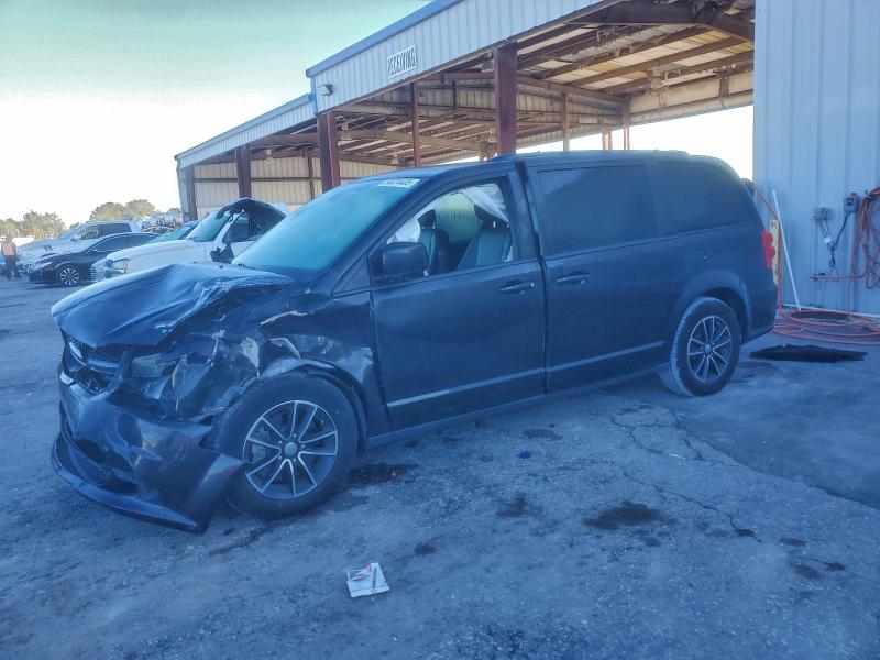 Фото 1 - DODGE CARAVAN