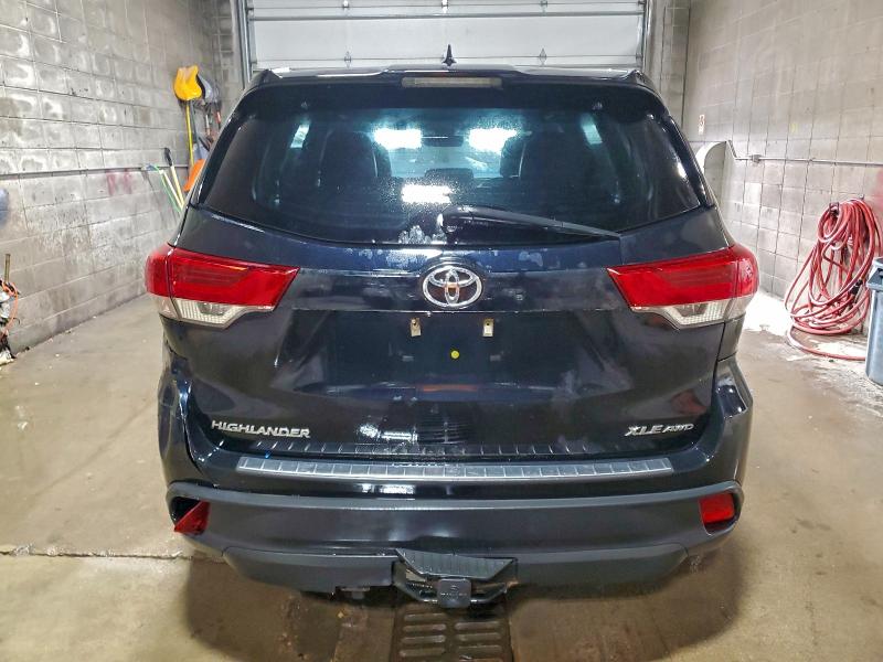 Фото 6 - TOYOTA HIGHLANDER