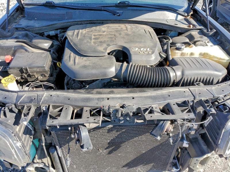 Фото 11 - CHRYSLER 300