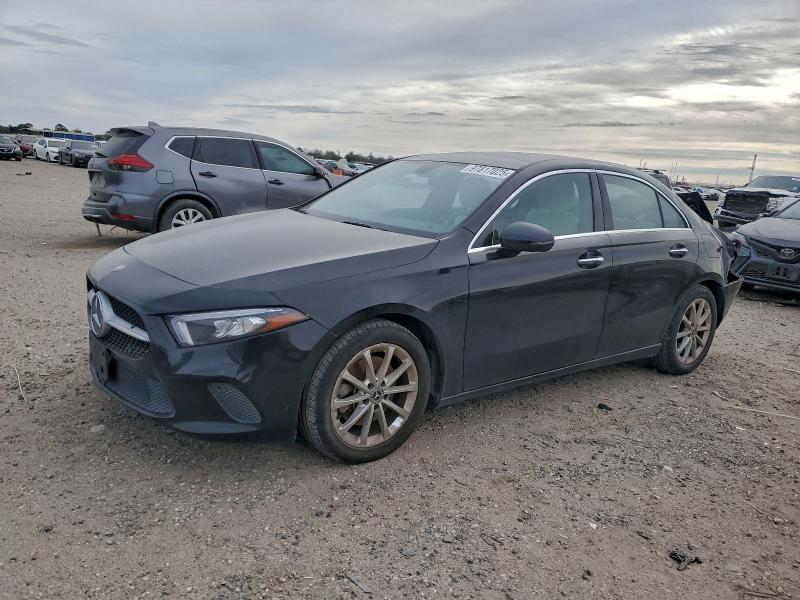 MERCEDES-BENZ A-CLASS 2019 VIN WDD3G4EB1KW023352