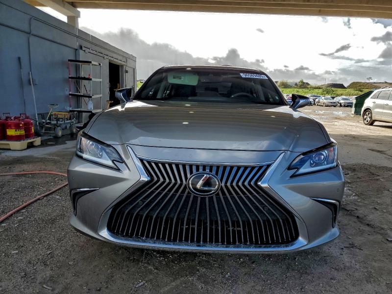 Фото 5 - LEXUS ES350