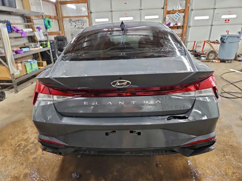 Фото 6 - HYUNDAI ELANTRA